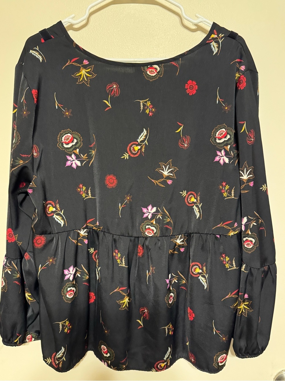 Old Navy Black Floral Long Sleeve V-Neck Peasant Top - Picture 2 of 8